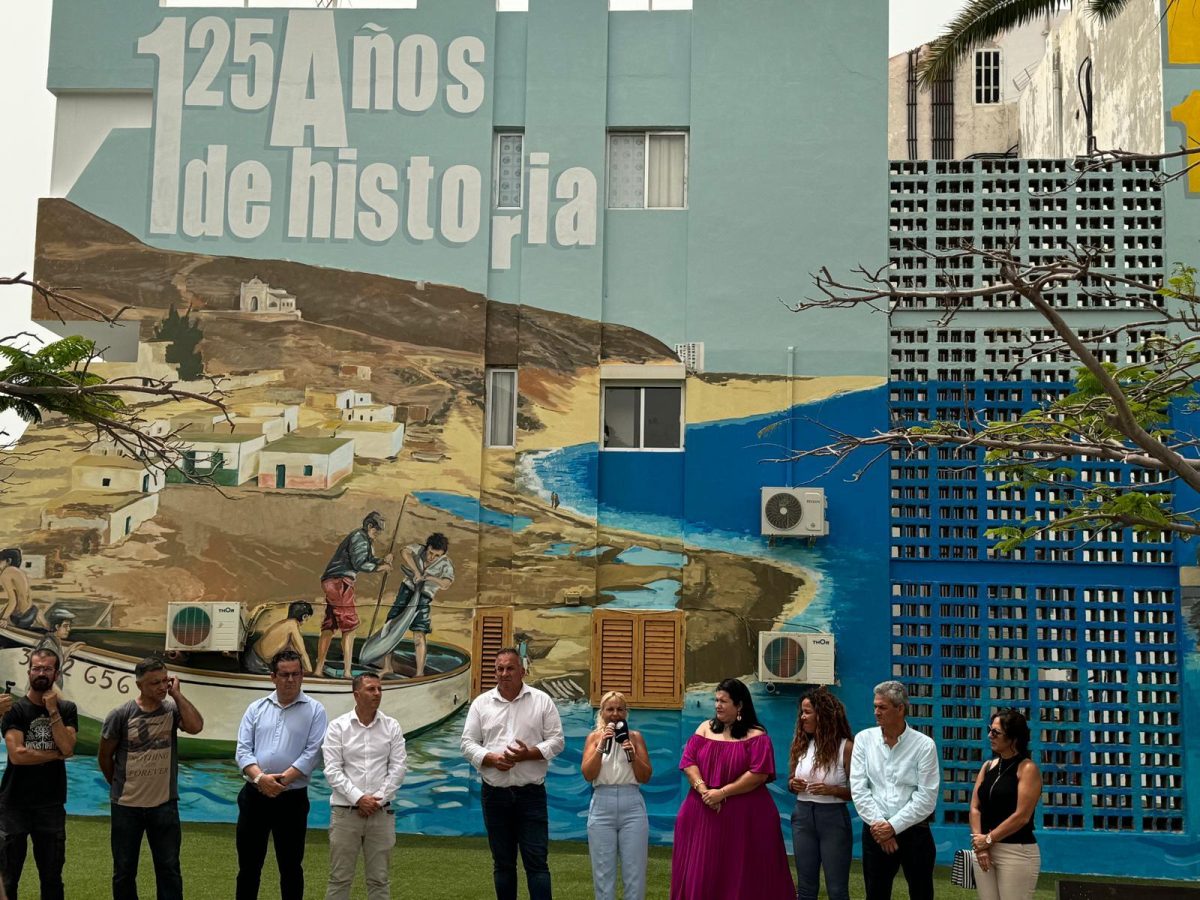 Pájara inaugura el mural artístico en conmemoración del 125 aniversario de Morro Jable