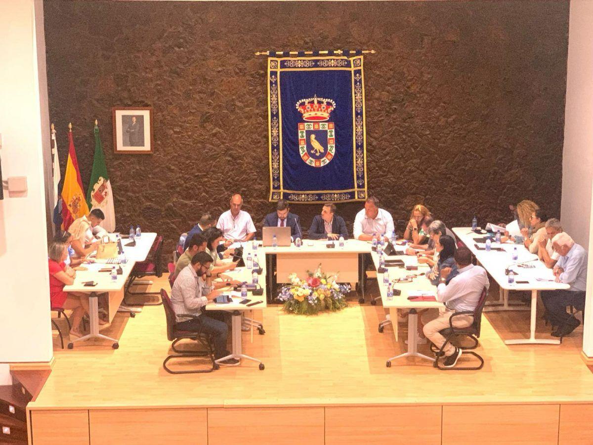 El grupo de gobierno del Ayuntamiento de Pájara expone el trabajo realizado en materia de vivienda en este primer año de mandato
